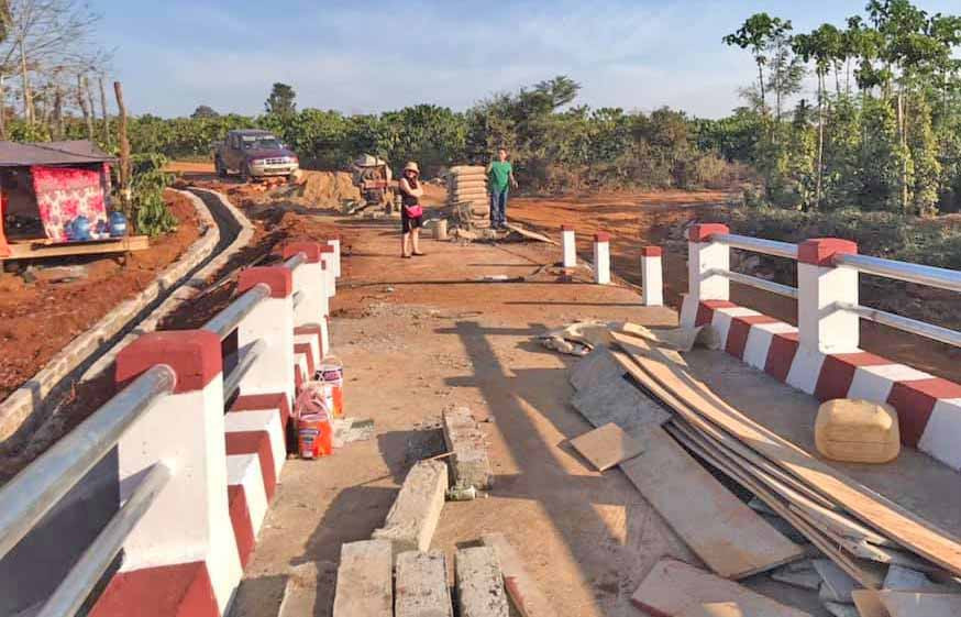Công trình cầu ở xã Ia Blang, huyện Chư Sê do chị Trương Ngọc Oanh (phường Ia Kring, TP. Pleiku) và bạn bè kết nối với các Mạnh Thường Quân để xây dựng. Ảnh: Phương Dung