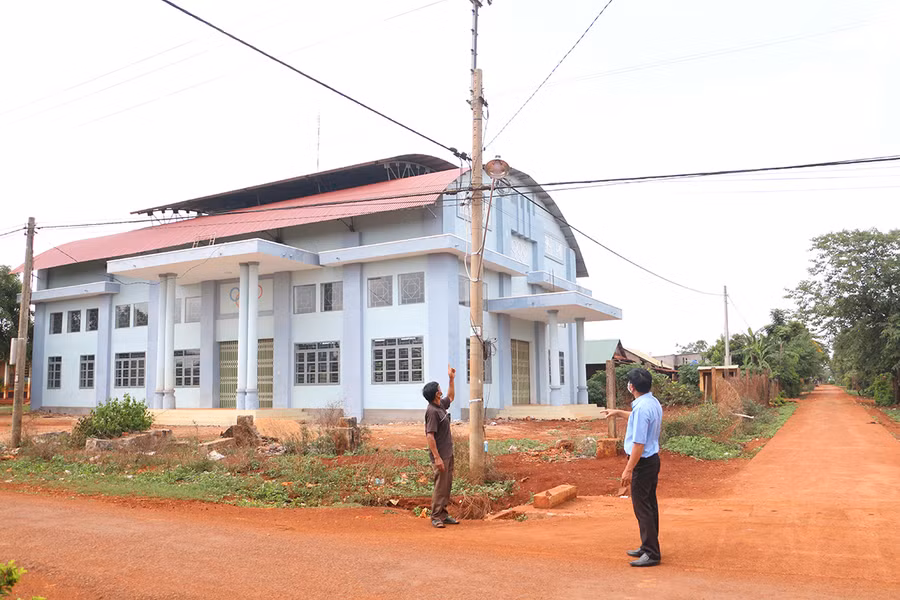 Làng Thơ Nhueng (xã Ia Phang, huyện Chư Pưh) ngày càng khang trang, sạch đẹp. Ảnh: Quang Tấn Làng Thơ Nhueng (xã Ia Phang, huyện Chư Pưh) ngày càng khang trang, sạch đẹp. Ảnh: Quang Tấn