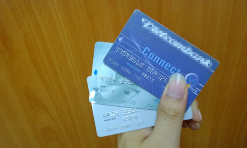  Số thẻ là dãy số in trước mặt thẻ ATM. Ảnh: A.Q.