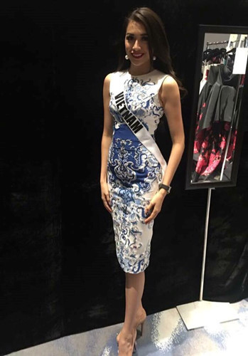 Trong ngày 13-1, Lệ Hằng bắt đầu xuất hiện tại các hoạt động giao lưu thí sinh và chụp ảnh profile. 7