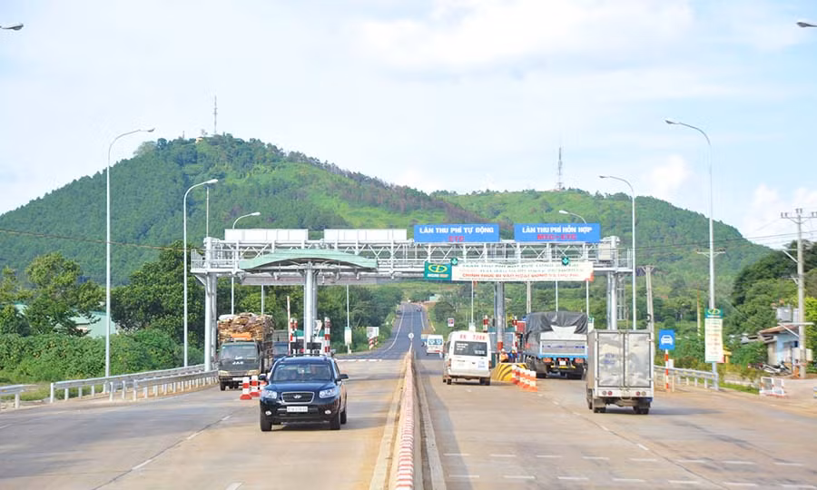 Xử lý xe hết niên hạn sử dụng thông qua dữ liệu cung cấp từ các Trạm thu phí. Ảnh: Minh Nguyễn