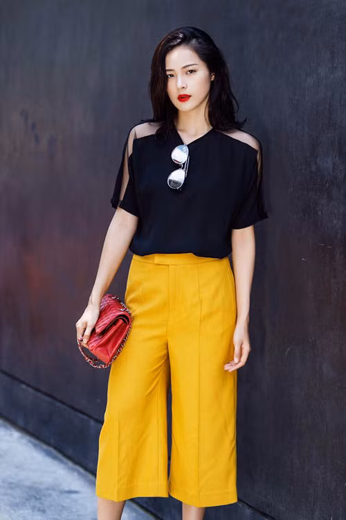  Trước khi nổi tiếng, Hạ Vi từng là người mẫu tuổi teen khá nổi bật trong giới trẻ.