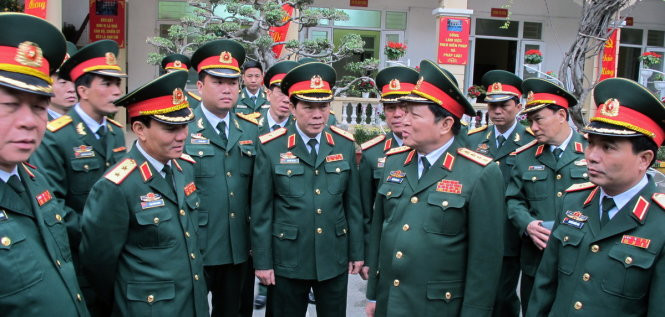 Đại tướng Ngô Xuân Lịch (thứ 4 từ phải qua) nói chuyện, chúc tết các chiến sĩ của Tiểu đoàn kiểm soát quân sự 103 - Bộ Tư lệnh thủ đô Đại tướng Ngô Xuân Lịch (thứ 4 từ phải qua) nói chuyện, chúc tết các chiến sĩ của Tiểu đoàn kiểm soát quân sự 103 - Bộ Tư lệnh thủ đô