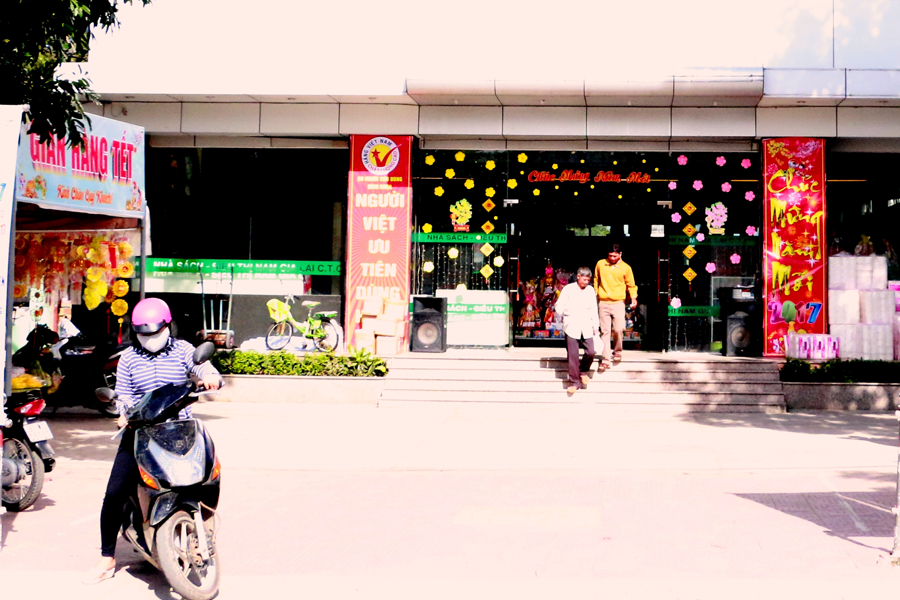 Siêu thị là địa điểm mua sắm tết được người dân chọn tin cây.