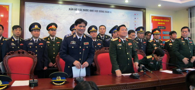 Đại tướng Ngô Xuân Lịch chúc tết trực tuyến với các tàu đang làm nhiệm vụ trên biển qua cầu truyền hình  Đại tướng Ngô Xuân Lịch chúc tết trực tuyến với các tàu đang làm nhiệm vụ trên biển qua cầu truyền hình