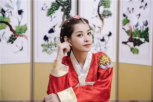 Chỉ cần mỉm cười nhẹ, Chipu vẫn thật xinh đẹp đấy thôi!