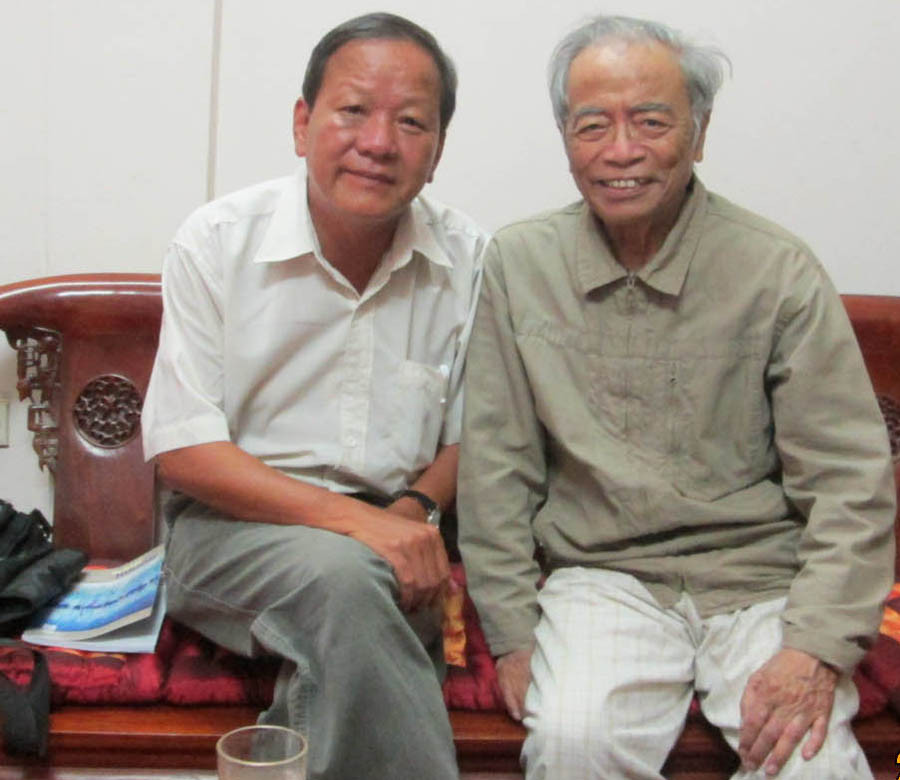 Phùng Sơn (trái) cùng GS.TS Tô Ngọc Thanh. Ảnh: L.S Phùng Sơn (trái) cùng GS.TS Tô Ngọc Thanh. Ảnh: L.S