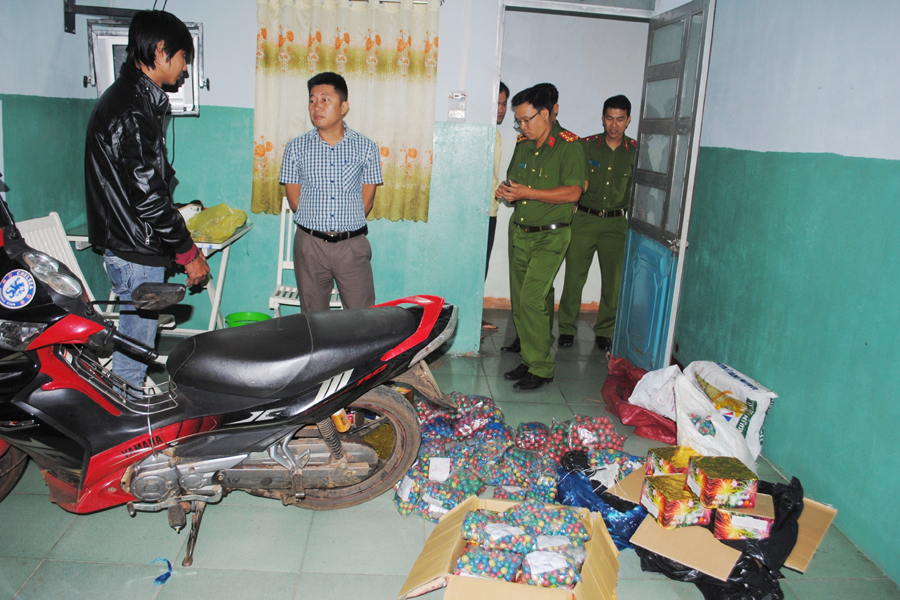 Một vụ vận chuyển, tàng trữ pháo nổ bị lực lượng Công an phát hiện và bắt giữ. Ảnh: H.T