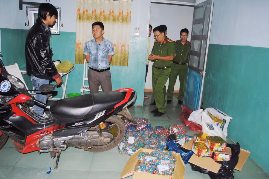 Một vụ vận chuyển, tàng trữ pháo nổ bị lực lượng Công an phát hiện và bắt giữ. Ảnh: H.T