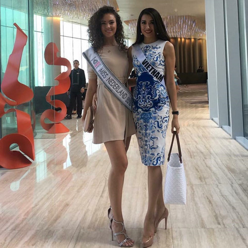 Hình ảnh của cô được người hâm mộ cập nhật thông qua các diễn đàn sắc đẹp quốc tế. Qua đó, dễ dàng nhận ra Lệ Hằng đầu tư khá nhiều về phần trang phục và phong cách. 8