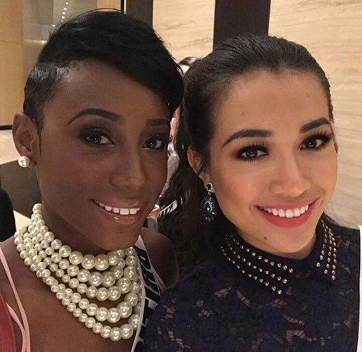 Ở mỗi lần xuất hiện, cô đều chọn một vẻ ngoài chỉn chu và phù hợp với nơi đến. 9