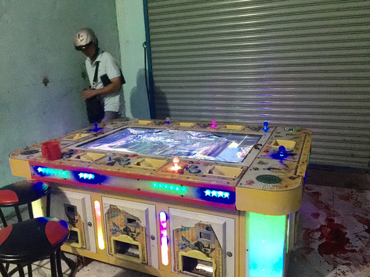 Công an đang khám nghiệm hiện trường Công an đang khám nghiệm hiện trường