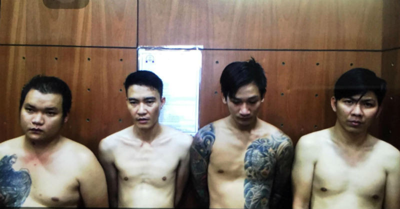 4 đối tượng bị công an tạm giữ để điều tra, xử lý về hành vi "tổ chức sử dụng ma túy". 4 đối tượng bị công an tạm giữ để điều tra, xử lý về hành vi