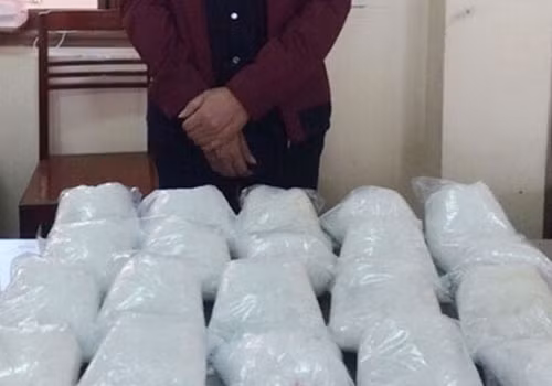 Số ma túy đá bị cảnh sát thu giữ. Số ma tuý đá bị cảnh sát thu giữ.