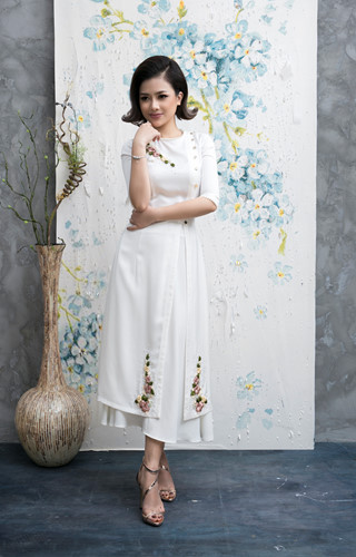 Áo dài cách tân đang là xu hướng thời trang chiếm được cảm tình nhiều nhất trong thời gian qua.