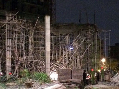 Hiện trường vụ sập giàn giáo.