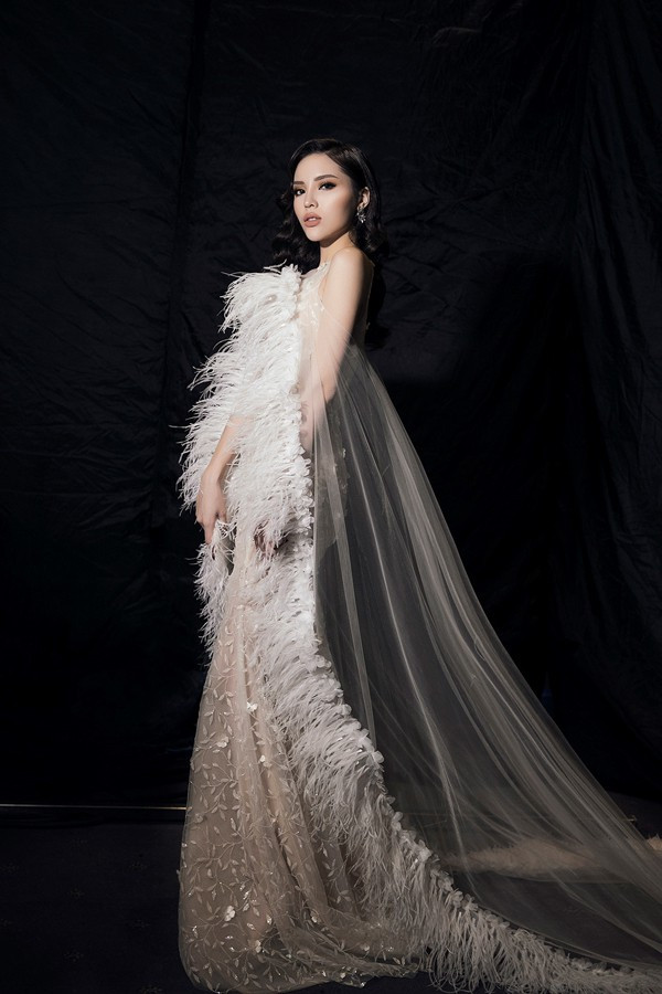 Kỳ Duyên tỏ ra vượt trội về số lần nắm giữ vị trí vedette trước dàn siêu mẫu đàn chị trong năm qua. (Ảnh: NVCC).