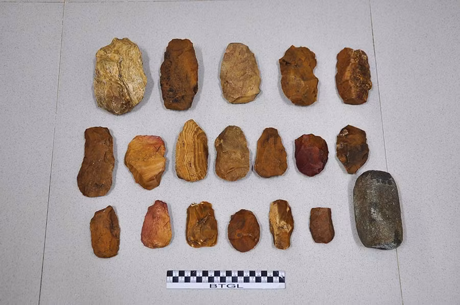 Hiện vật phát hiện tại làng Tpôn 2. Ảnh: Bá Tính