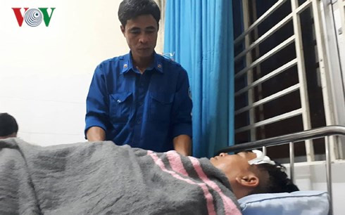 Hiện ông Nguyễn Văn Thuận đang được Bệnh viện Đa khoa Lâm Đồng theo dõi và điều trị.