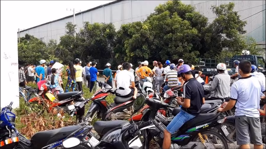 Khu vực phát hiện thi thể người đàn ông trên cổ có quấn dây điện.