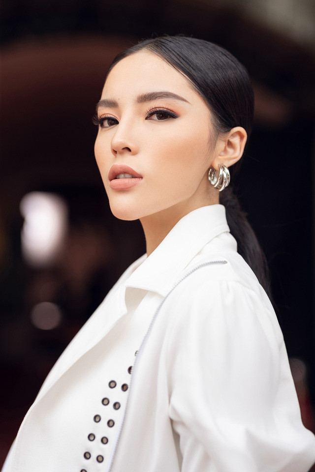 Kỳ Duyên cho biết, mặc dù cô còn ít tuổi nhưng bản thân đã có 4 năm ở trong nghề và 2 năm theo đuổi sự nghiệp thời trang và nghề mẫu.