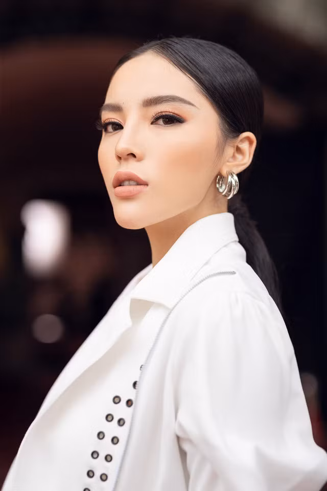 Kỳ Duyên cho biết, mặc dù cô còn ít tuổi nhưng bản thân đã có 4 năm ở trong nghề và 2 năm theo đuổi sự nghiệp thời trang và nghề mẫu.