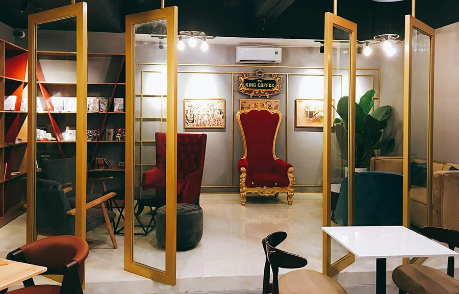 Một góc quán cà phê King của bà Lê Hoàng Diệp Thảo vừa khai trương cuối tuần qua tại TP.HCM.