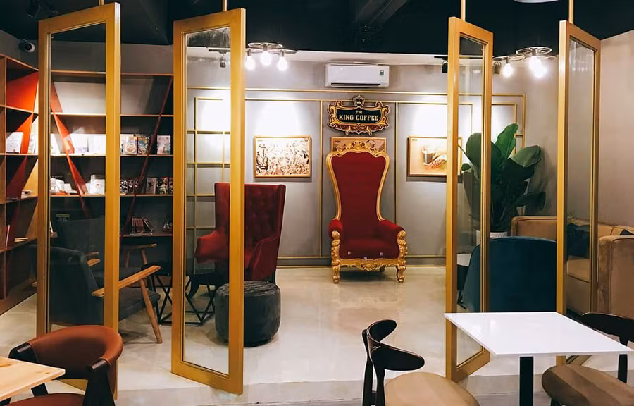 Một góc quán cà phê King của bà Lê Hoàng Diệp Thảo vừa khai trương cuối tuần qua tại TP.HCM.