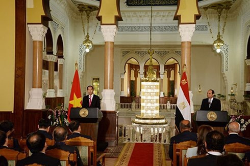  Tổng thống Abdel Fattah Al Sisi và Chủ tịch nước Trần Đại Quang tại họp báo thông báo kết quả hội đàm.