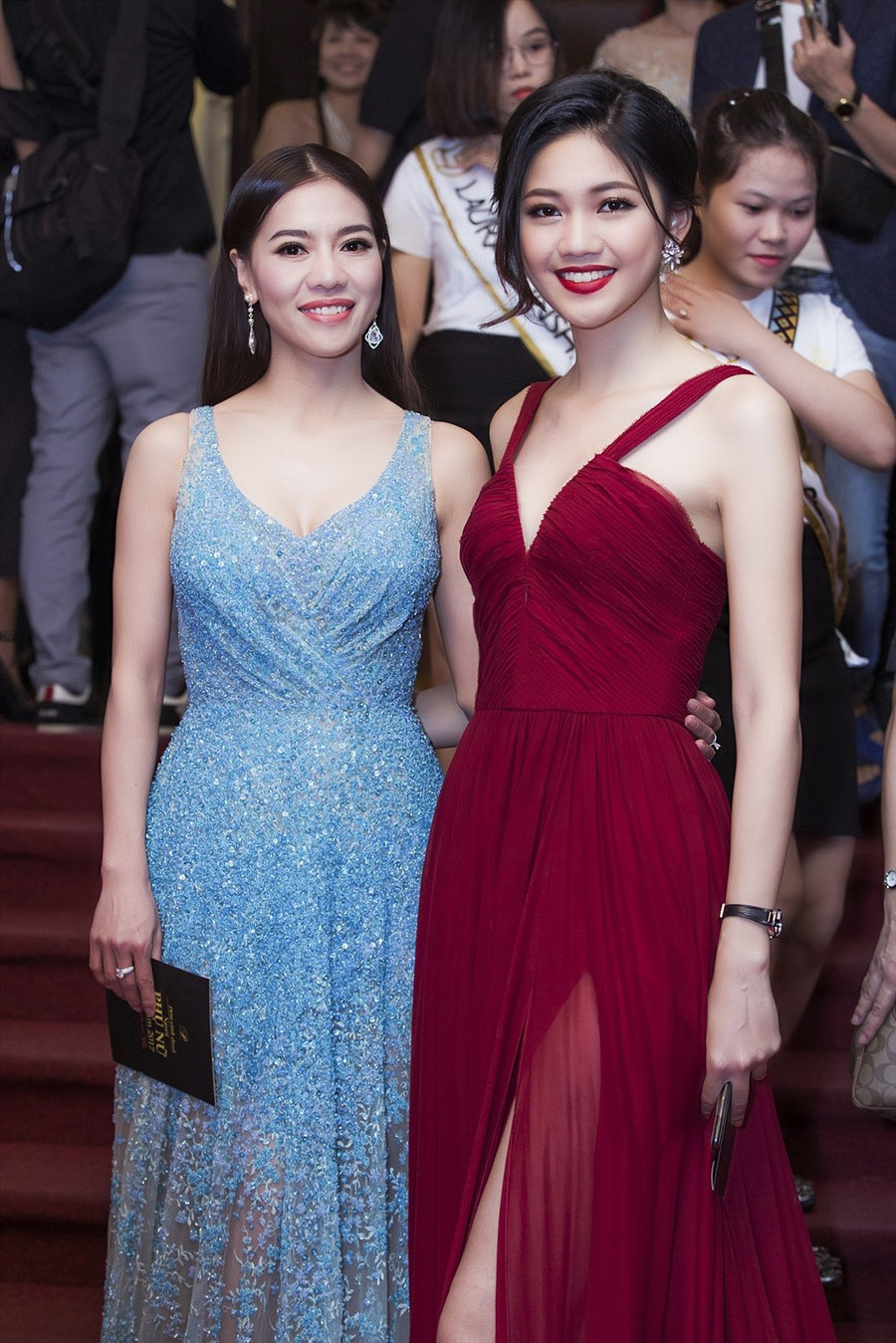 Á hậu Thanh Tú và bà Phạm Kim Dung. Ảnh: NVCC Á hậu Thanh Tú và bà Phạm Kim Dung. Ảnh: NVCC