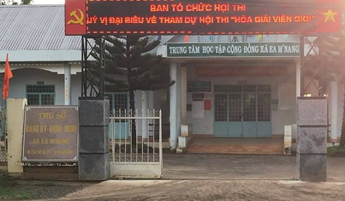 Trụ sở UBND xã Ea Mnang, nơi ông Hoa từng làm trưởng công an xã . Trụ sở UBND xã Ea Mnang, nơi ông Hoa từng làm trưởng công an xã .