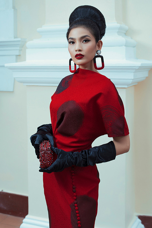 Trương Thị May được hai nhà thiết kế lựa chọn để truyền tải vẻ đẹp của bộ sưu tập 'Domino 68'. Trương Thị May được hai nhà thiết kế lựa chọn để truyền tải vẻ đẹp của bộ sưu tập 'Domino 68'.