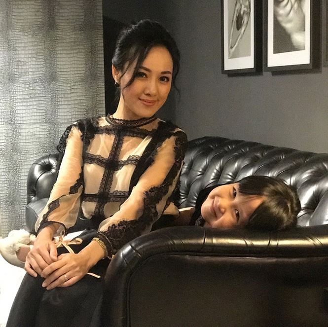  Con gái 8 tuổi xinh xắn của BTV Hoài Anh.
