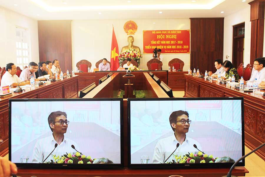 Quang cảnh hội nghị tại UBND tỉnh. Ảnh: Nguyễn Giang