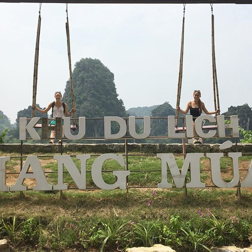 Điểm đến tiếp theo chính là Hang Múa - Địa điểm du lịch mới nổi được yêu thích nhất trong khu di sản Tràng An.