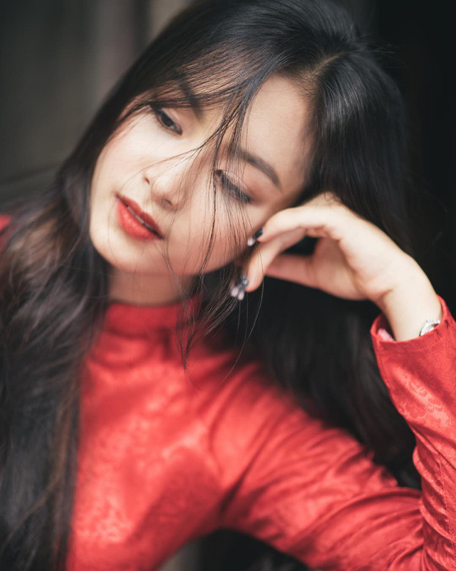  Cận cảnh gương mặt xinh đẹp, thu hút của nữ sinh 9x