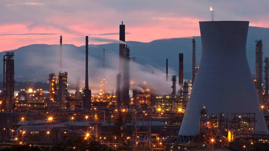 Một cơ sở của Ineos. Ảnh: Bloomberg Một cơ sở của Ineos. Ảnh: Bloomberg