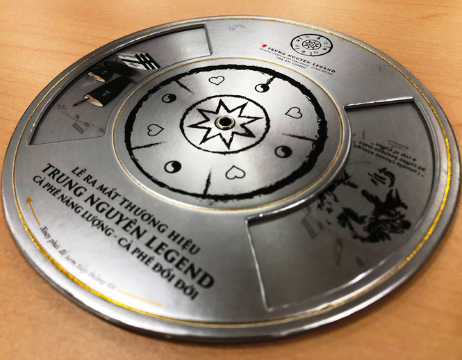 Thư mời cuộc họp báo ra mắt Trung Nguyên Legent tôi giữ mấy tháng nay, như một kỷ niệm về một doanh nhân nhiều ý tưởng, một người bạn mà tôi thực sự trân quý