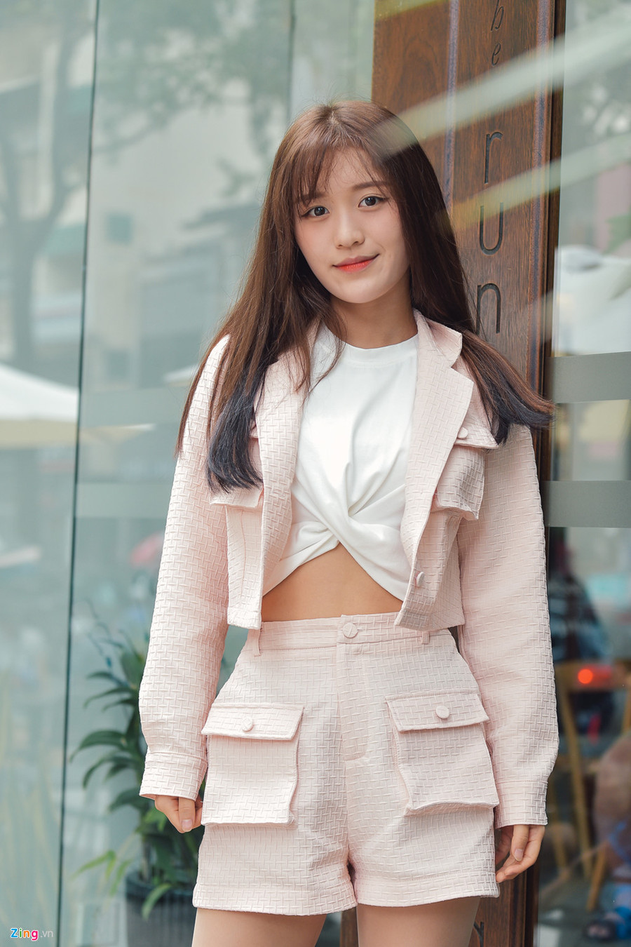  Han Sara từng khóc nhiều khi phải rời xa mẹ để sang Việt Nam sinh sống vào năm 10 tuổi. 