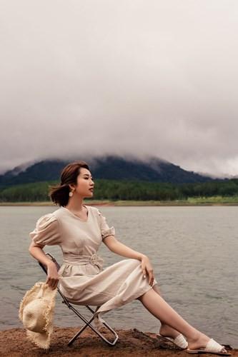 Nữ diễn viên cũng chia sẻ cô cũng khát khao có bờ vai để nương tựa nhưng hiện tại vì mải mê công việc, cộng thêm chưa gặp được người phù hợp nên Thúy Ngân vẫn chưa có bạn trai. Nữ diễn viên cũng chia sẻ cô cũng khát khao có bờ vai để nương tựa nhưng hiện tại vì mải mê công việc, cộng thêm chưa gặp được người phù hợp nên Thúy Ngân vẫn chưa có bạn trai. 13