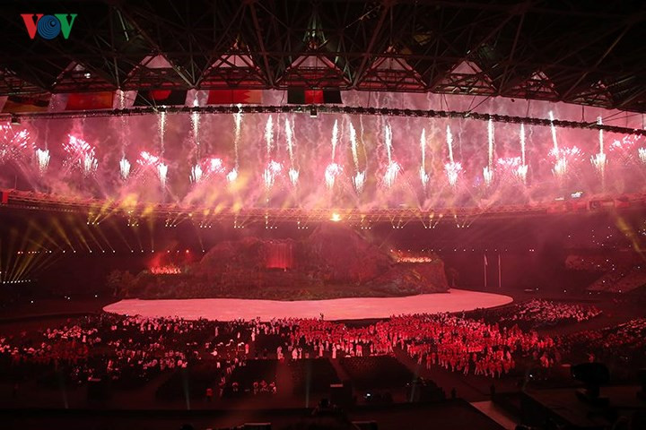  ASIAD 2018 chính thức khai mạc, hơn 11.000 VĐV sẽ tranh tài ở 462 nội dung thi đấu thuộc 40 môn thể thao trong hơn 10 ngày.