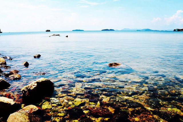 Trong hành trình khám phá quần đảo Hải Tặc, du khách sẽ được thả mình trên những bãi biển hoang sơ và thơ mộng làm say lòng du khách. Ảnh: @layla321510 Trong hành trình khám phá quần đảo Hải Tặc, du khách sẽ được thả mình trên những bãi biển hoang sơ và thơ mộng làm say lòng du khách. Ảnh: @layla321510