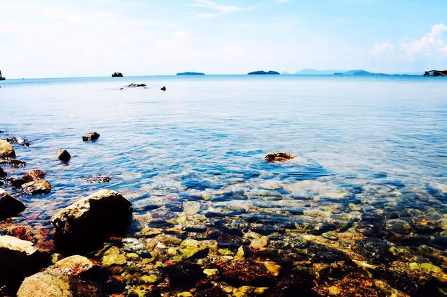  Trong hành trình khám phá quần đảo Hải Tặc, du khách sẽ được thả mình trên những bãi biển hoang sơ và thơ mộng làm say lòng du khách. Ảnh: @layla321510