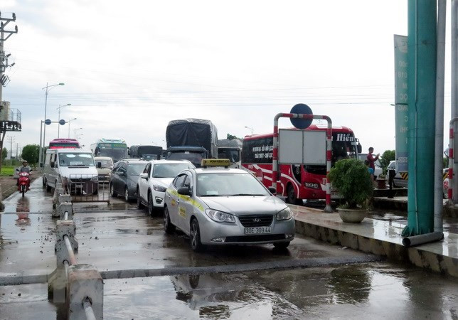  Các trạm BOT sẽ phải xả trạm nếu xảy ra ùn tắc dịp nghỉ lễ 2/9. (Ảnh: Văn Đạt/TTXVN)