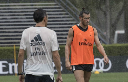 Bale trên sân tập của Real trước mùa giải mới. Ảnh: AP.