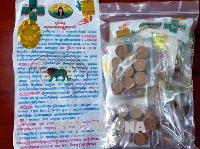 Mẫu thuốc không rõ nguồn gốc xuất xứ bị tạm giữ, tiêu hủy. Ảnh: TTXVN phát (ảnh do Sở Y tế Đắk Nông cung cấp)