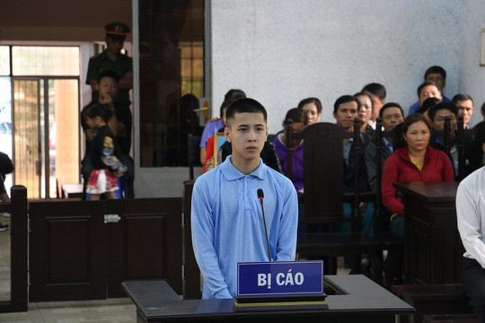 Bị cáo Đặng Minh Hiếu tại phiên tòa sơ thẩm Bị cáo Đặng Minh Hiếu tại phiên tòa sơ thẩm