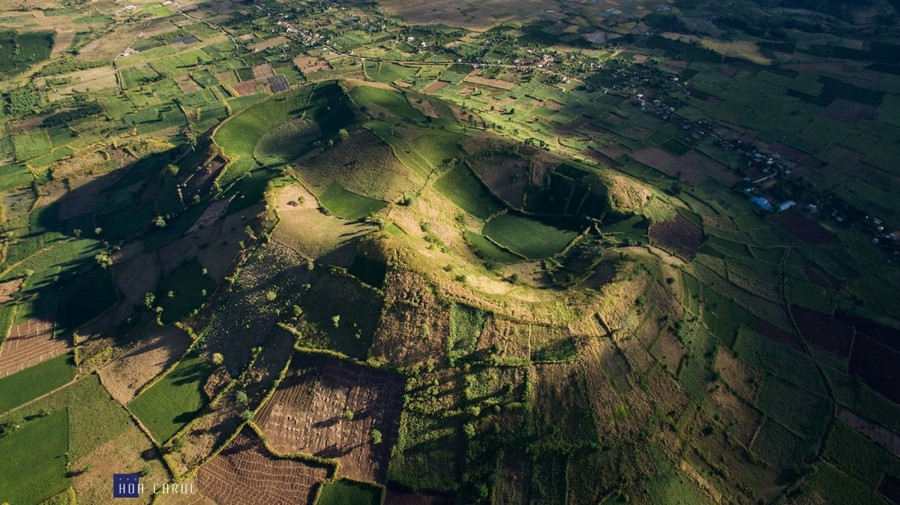 Ngắm Chư Đăng Ya từ trên cao. (Ảnh nguồn internet)