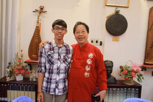 Đặng Văn Khai Nguyên cùng với người thầy, GS-TS Trần Quang Hải