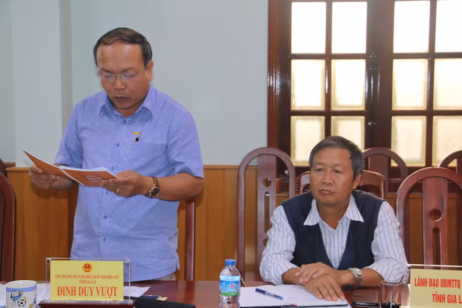 Ông Đinh Duy Vượt-Phó trưởng đoàn Đại biểu Quốc hội tỉnh Gia Lai chất vấn Bộ trưởng Bộ Công an. Ảnh: Q.T